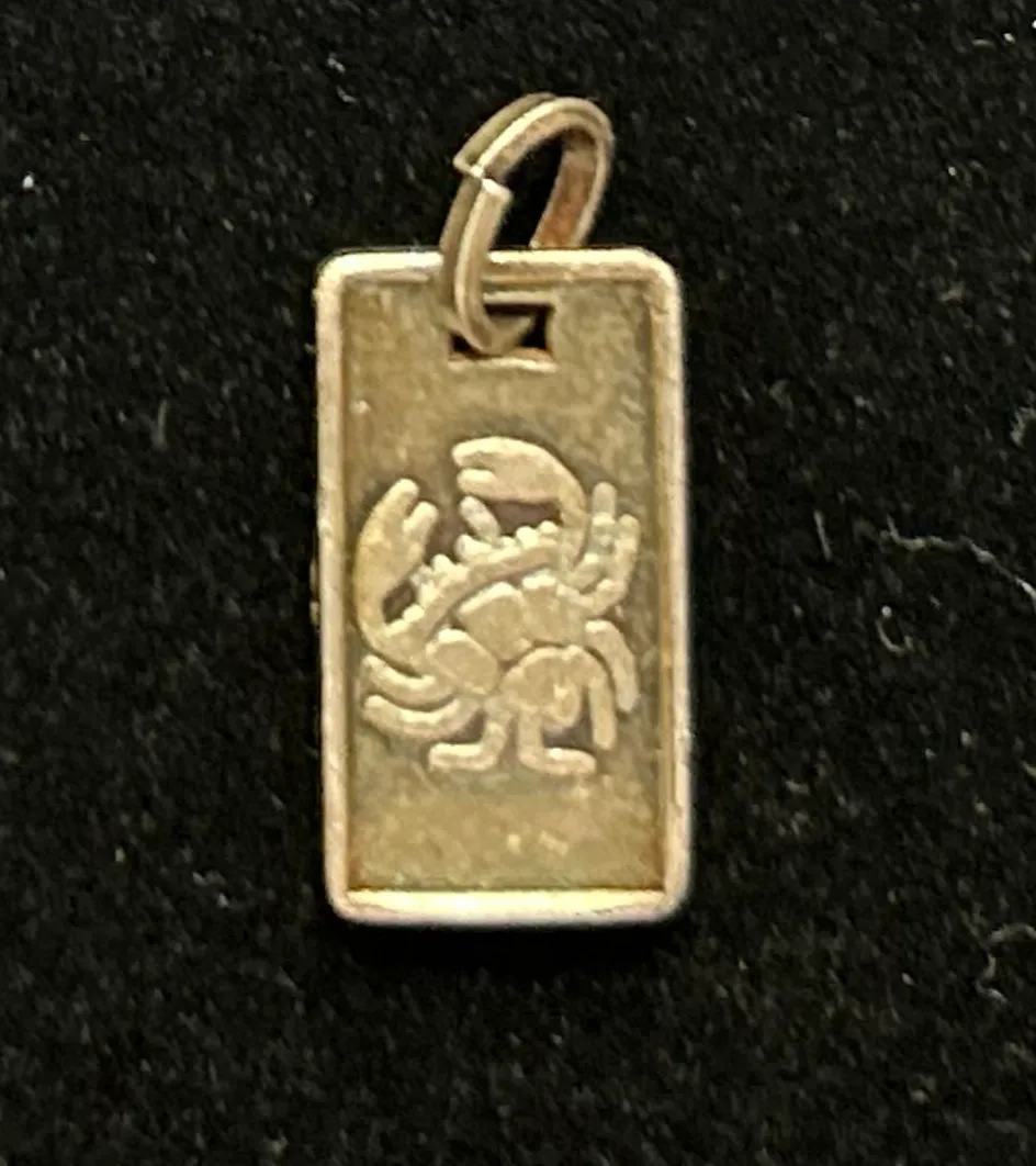 Lot 8 — Mini Silver - Good Luck Crab Charm (1.55g)