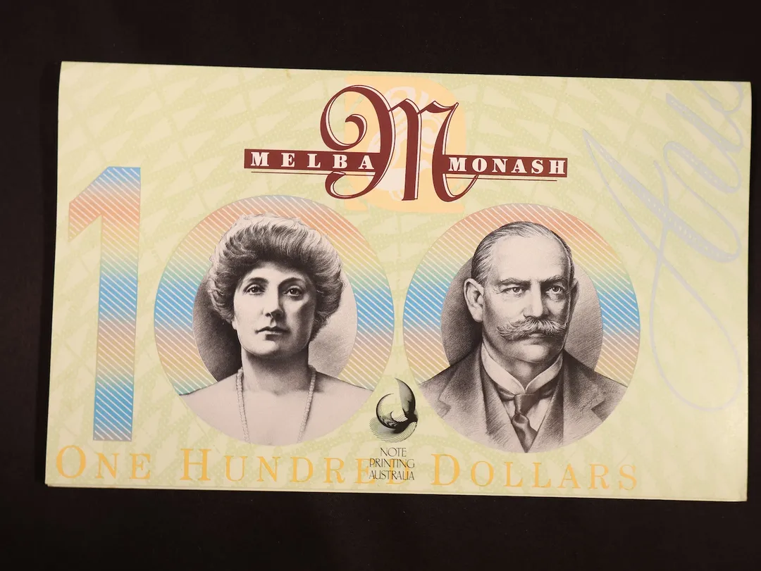 Lot 35 — 1996 $100 Single Note Folder