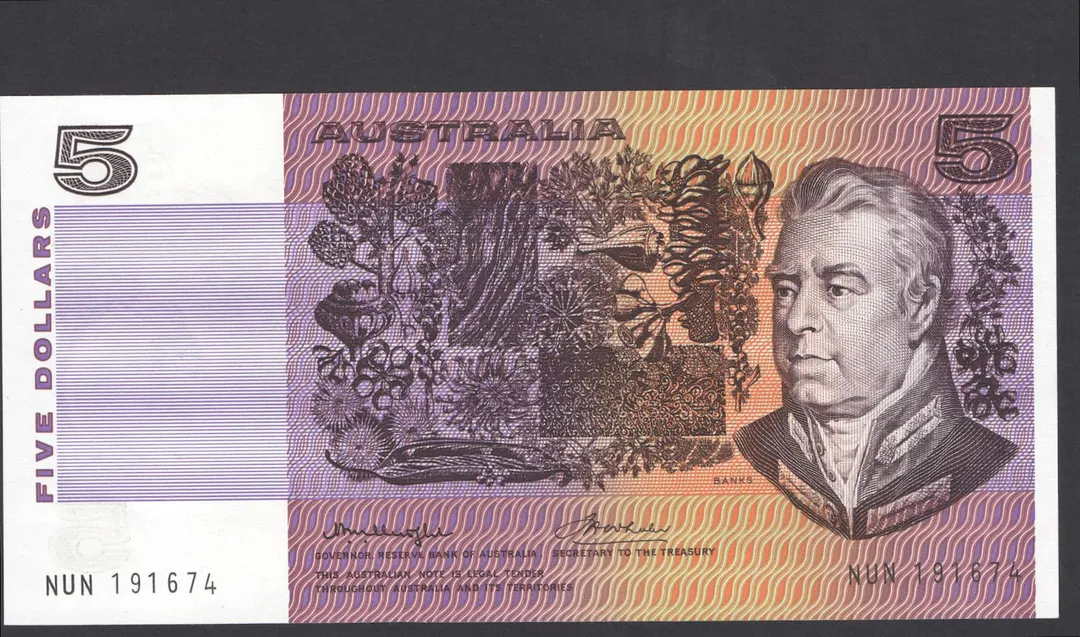 Lot 32 — $5 : Serial # NUN 191674