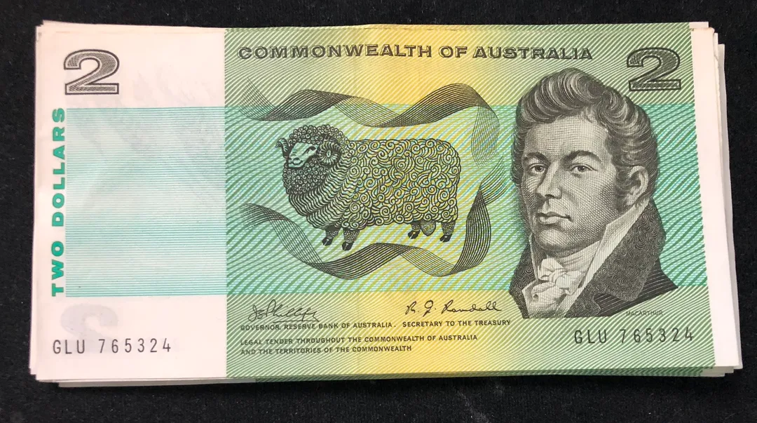 Lot 38 — $2 Banknotes