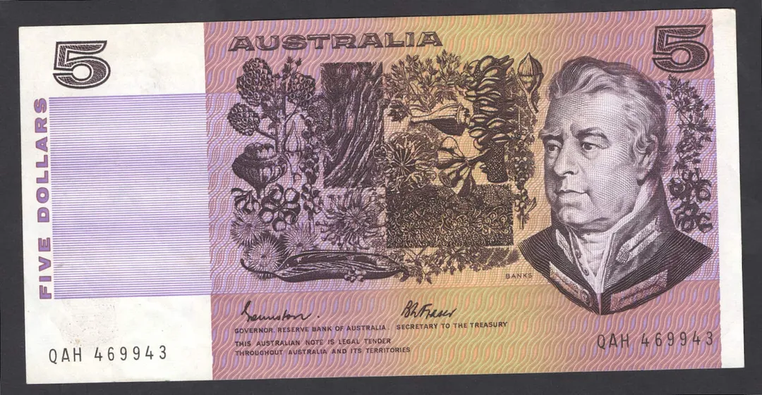 Lot 39 — $5 : Serial # QAH 469943