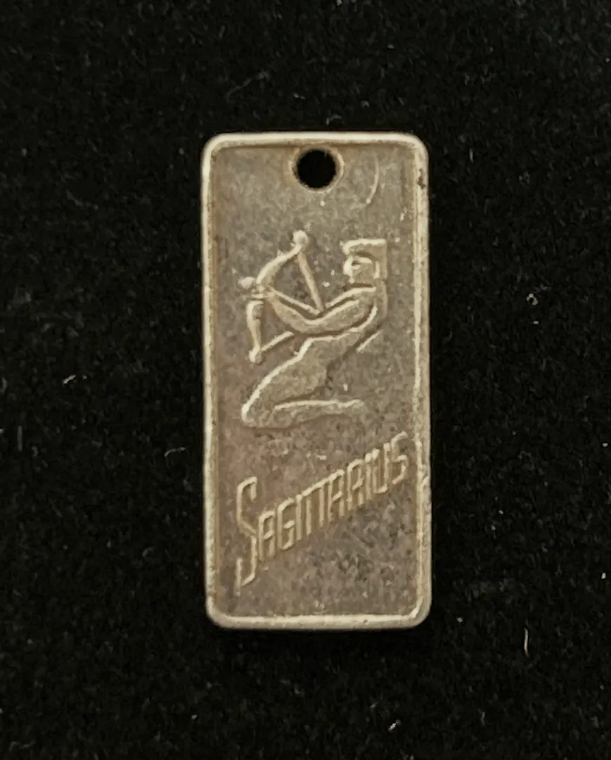 Lot 4 — Mini Silver - Sagitarius Charm (2.5g)